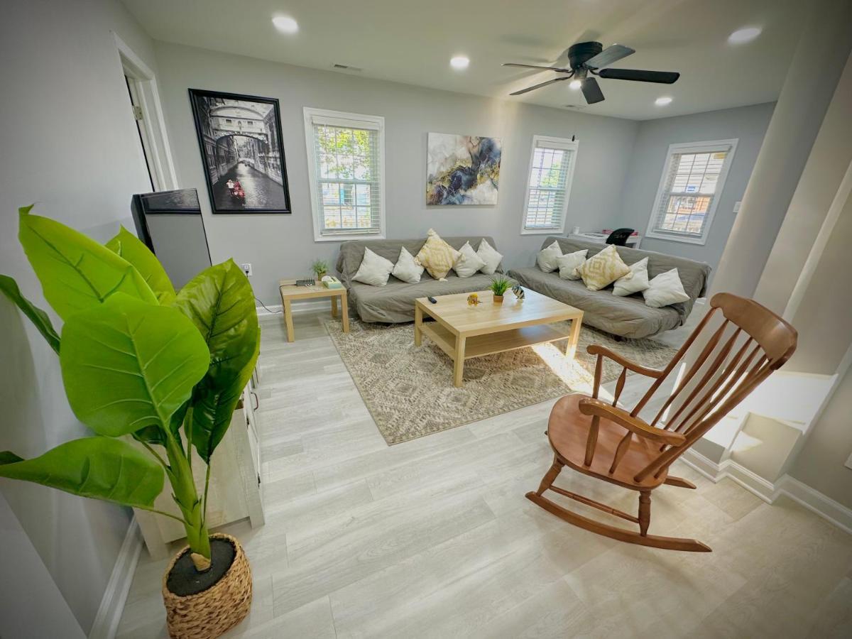 Cottage In Heart Of Colonial Beach, 7 Mins Walk To The Beach エクステリア 写真