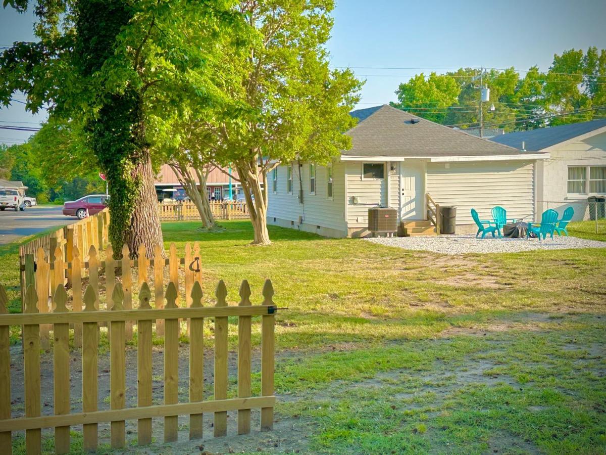 Cottage In Heart Of Colonial Beach, 7 Mins Walk To The Beach エクステリア 写真